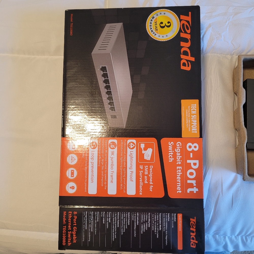 Tenda 8 - Port Gigabit Ethernet switch.